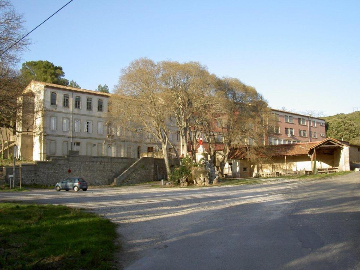 Хостел Prime Combe Fontanes  Экстерьер фото